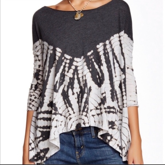 We The Free 3/4 Sleeve Wide Neck Gray & White Tie Dye Oversized Top - Picture 2 of 4